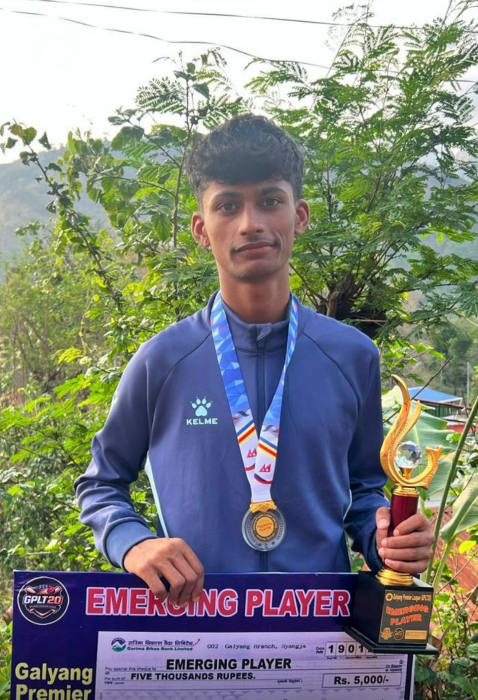 गल्याङ क्रिकेटको दोस्रो संस्करणमा चम्किए सुमन बस्याल, ‘उदीयमान खेलाडी’ उपाधि हात पार्दै भविष्यको संकेत.....